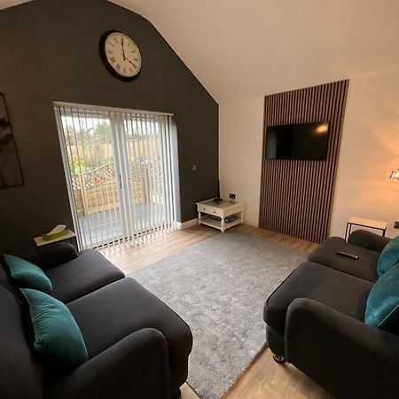 The Court Yard Apartment Чеддар Екстер'єр фото